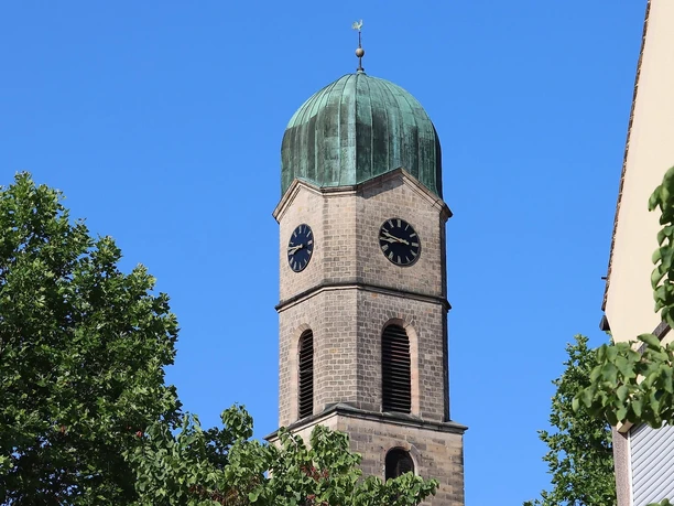 Die Burgkirche wurde 1953 bis 56 wiedererrichtet