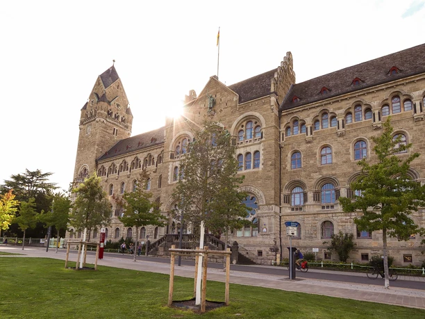 Preußisches Regierungsgebäude Konrad Adenauer Ufer