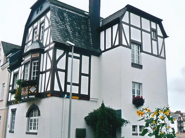 Astudin's Haus