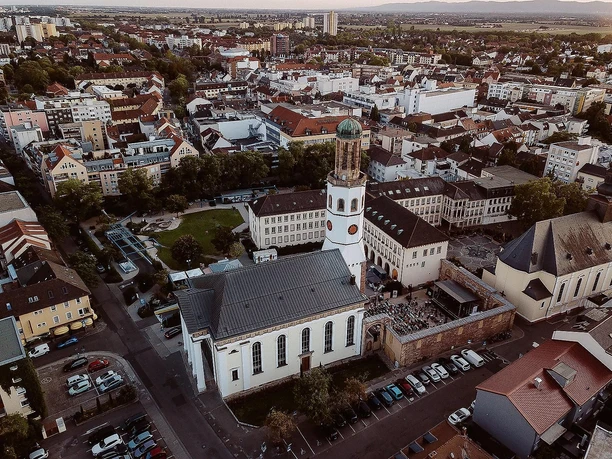 Zwölf-Apostel-Kirche von oben Zwölf-Apostel-Kirche von oben