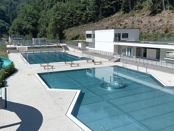 Blick auf das Freibad in Kyllburg