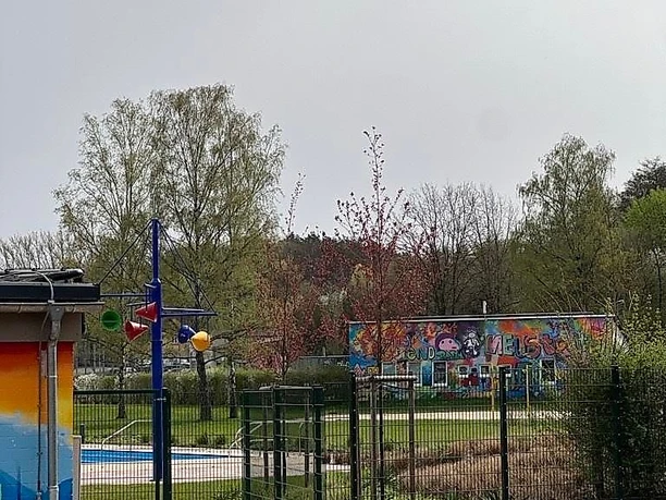 Freibad Neustadt (außen)