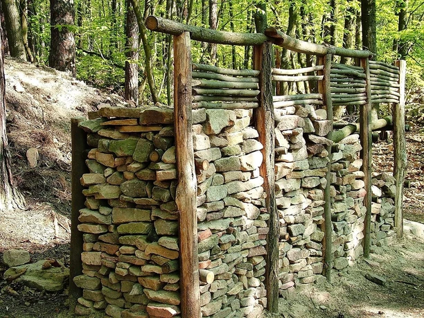 Pfostenschlitzmauer Modell