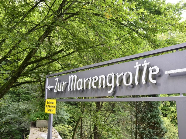 Hinweisschild Mariengrotte