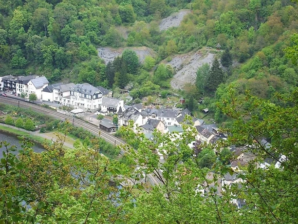 Blick auf Balduinstein und die Schieferhalde Blick auf Balduinstein und die Schieferhalde