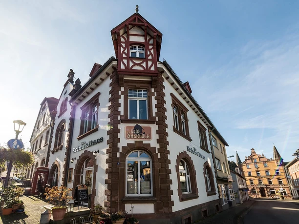 Café Sherlock in der Krimihauptstadt Hillesheim
