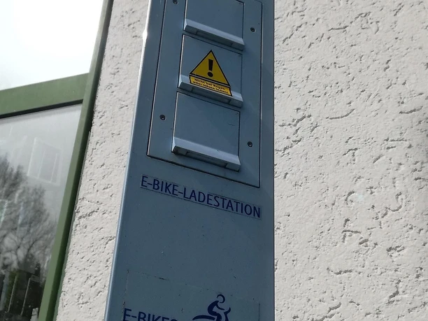 Ladestation Tourist-Info Manderscheid