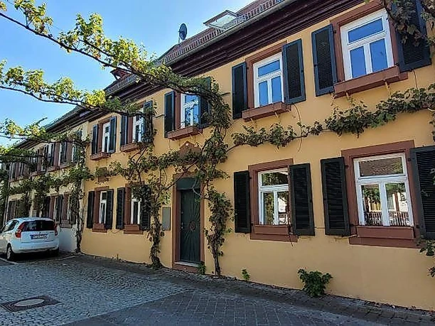 Gebäudeensemble Kirche und Forsthaus