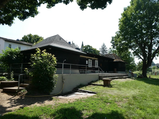 Schleuseninsel mit Blick auf DLRG-Haus