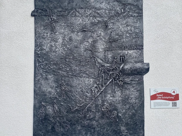 Relief „Die Schöpfung“ Bornheim (2)