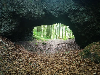 Lavagrotte auf dem Ernstberg