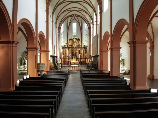 St. Salvator Basilika innen