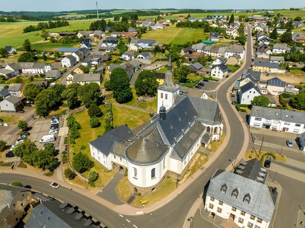 Bleialf Pfarrkirche Sankt Marien