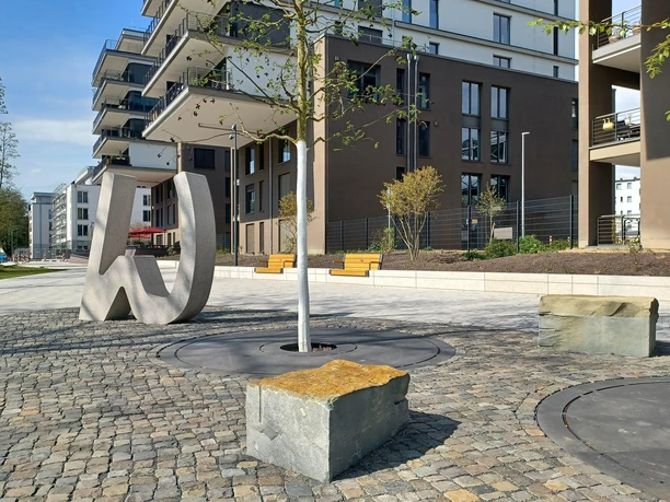 Der Fotospot ist eingebettet in eine kleine Anlage