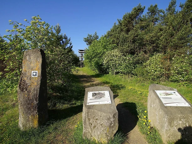 Infostafeln am Booser Eifelturm