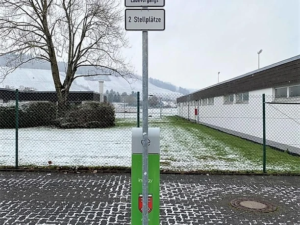 E-Tankstellenzapfsäule Sportzentrum