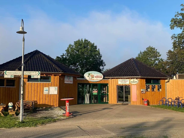 Badestrand und Seeterrasse Aartalsee 2