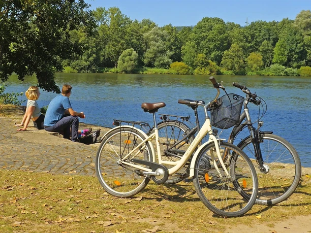 Radfahrer an der Saar (2)
