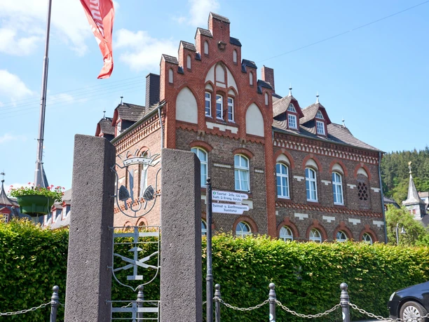 Adenauer Zunftbrunnen