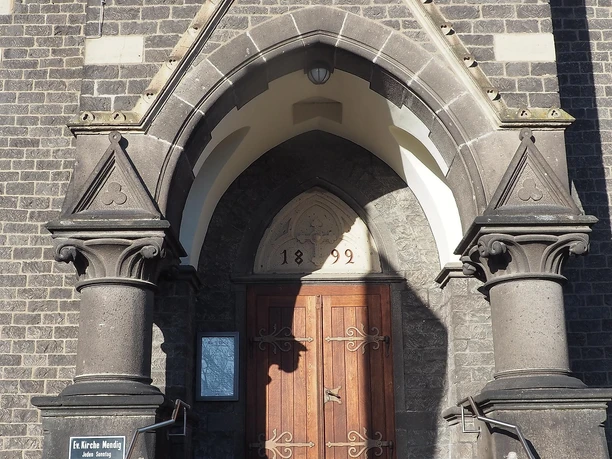 Evangelische Kirche Mendig - Eingang