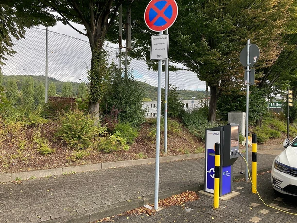 Parkplatz und Ladestation Aquarenabad Dillenburg