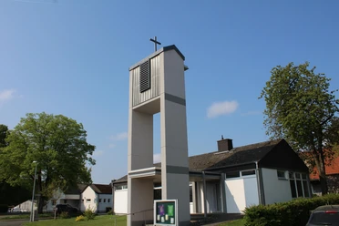 Evangelische Kirche Bellersdorf 1