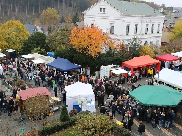 Kirchener Stadtfest mit Martinsmarkt