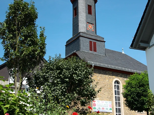 00Kirche Sechshelden (1) 00Kirche Sechshelden (1)