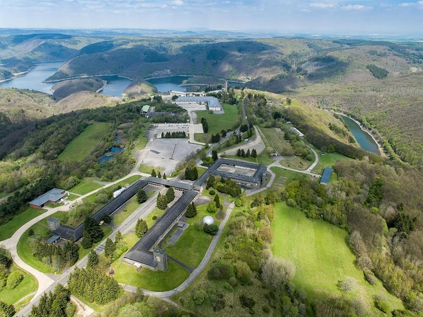 Vogelsang IP, weitläufiges Gelände