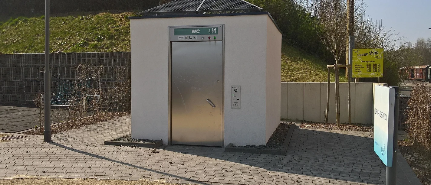 Öffentliche barrierefreie Toilette