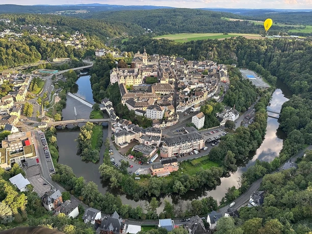 Weilburger Altstadt mit Lahnschleife von oben Weilburger Altstadt mit Lahnschleife von oben