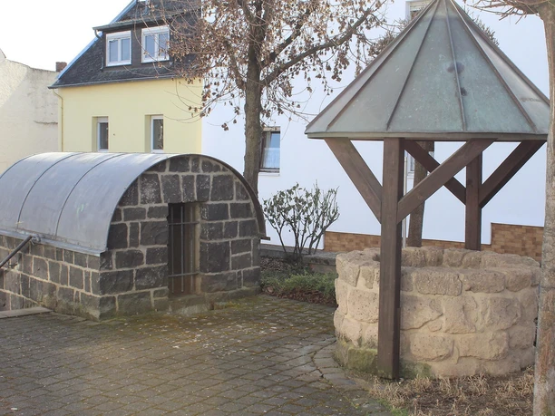 Römerbrunnen und Römerkeller