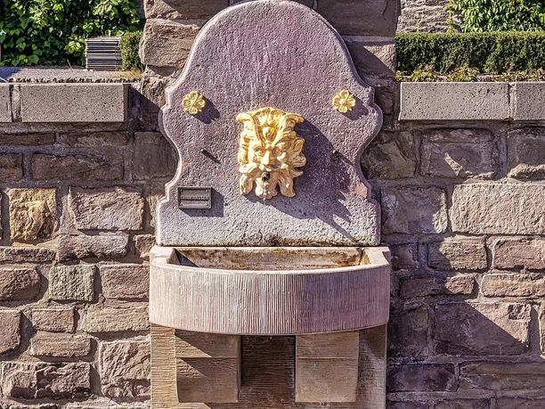 Brunnen König Konrad Platz 02 HN R5 klein