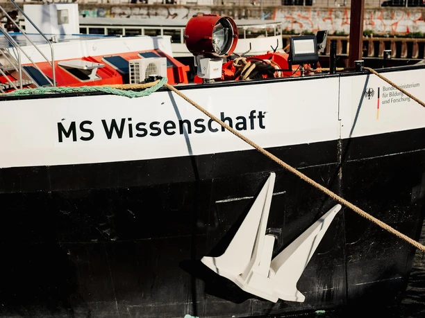 Ein schwimmendes Science Center
