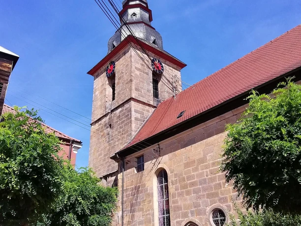 Der Turm stammt bereits aus 1487