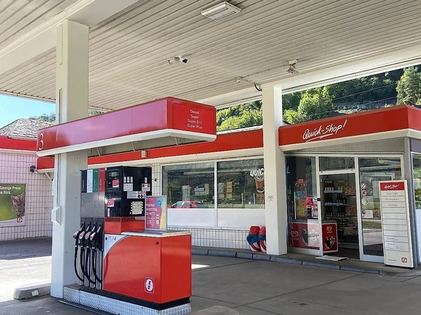 Tankstelle1