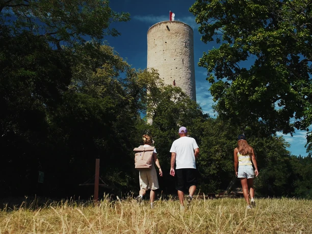 Wanderung zur Burgruine Scharfenstein Wanderung zur Burgruine Scharfenstein