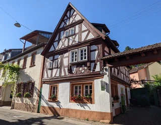 Touristinformation im Renaissance-Fachwerkhaus