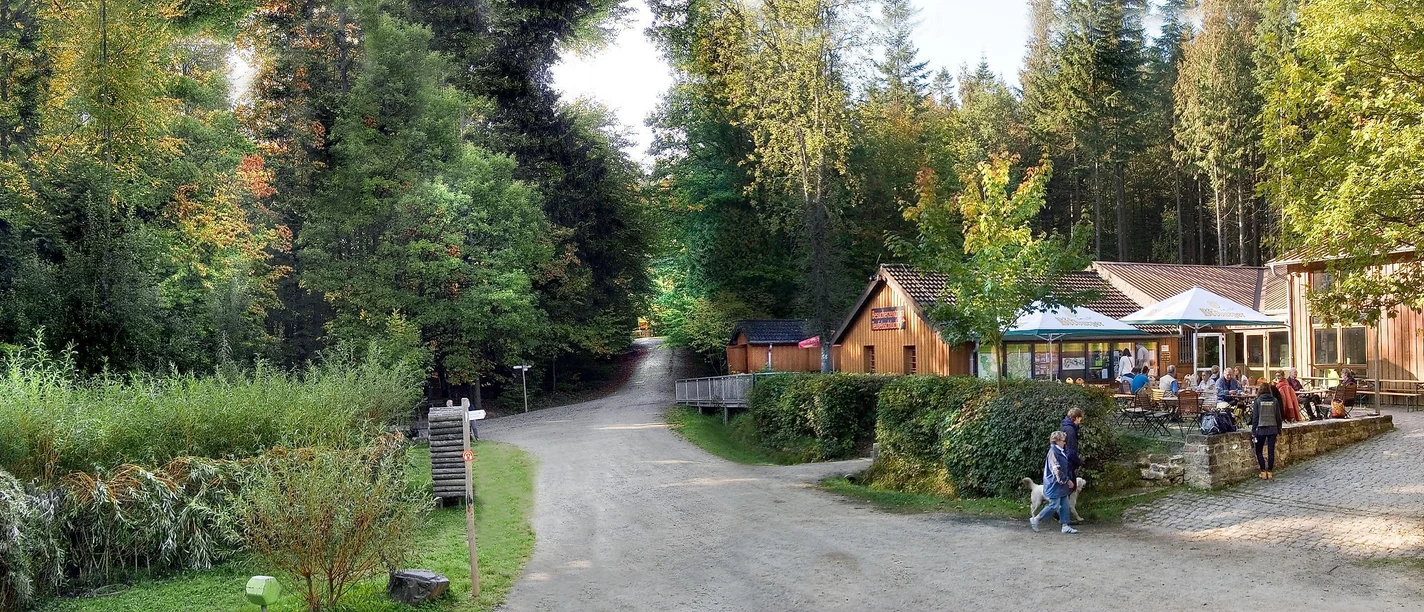 Besucherzentrum Teufelsschlucht mit Waldterrasse