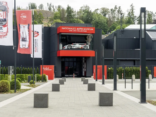 Aussenansicht des Haupteingangs