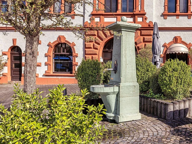 Neuer Brunnen Postplatz 6 HN