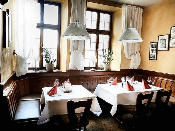 Gemütlicher Gastraum in der Pizzeria La Quercia