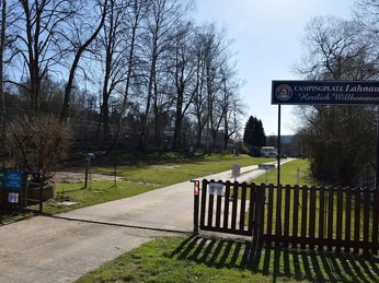 Einfahrt Campingplatz Lahnaue Marburg