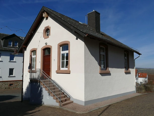 Im Dorfkern bei der Kirche