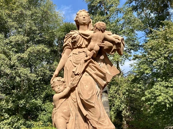 Tugend - Marburg - Elisabethkirche