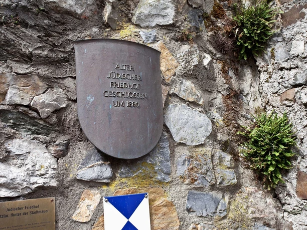Plakette Jüdsicher Friedhof