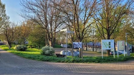 Wanderparkplatz am Sportplatz Großwinternheim