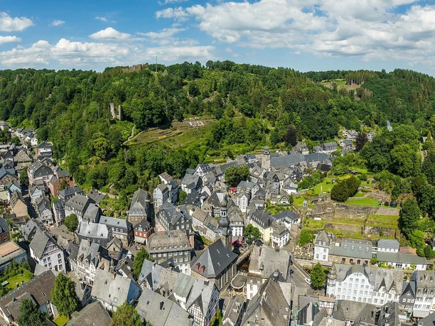 Der Haller über der Altstadt von Monschau