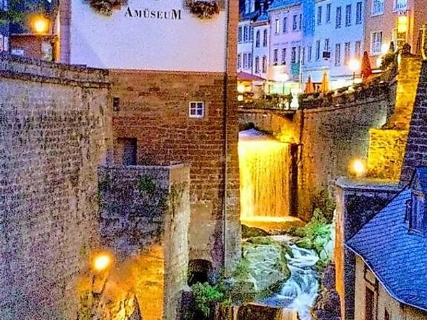 Saarburg bei Nacht (1)