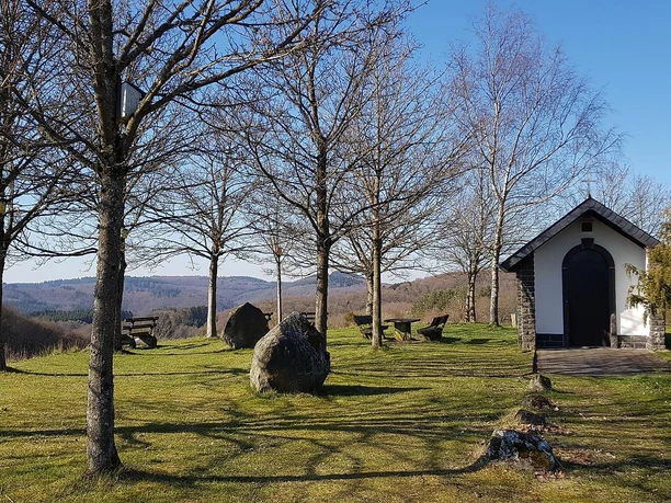 Rochuskapelle zwischen Kirchwald und Langenfeld